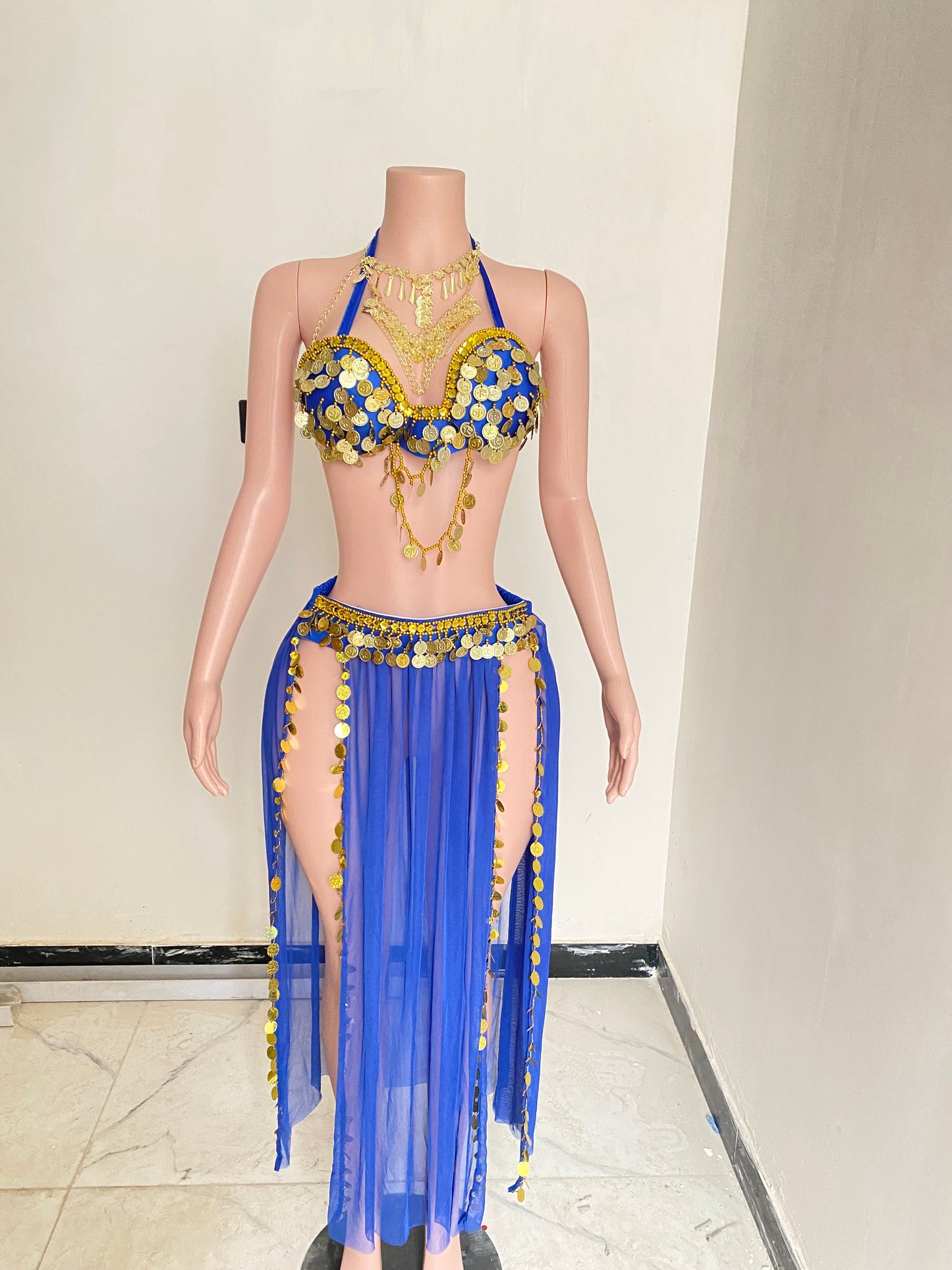 بدلة رقص ثلاثة قطع